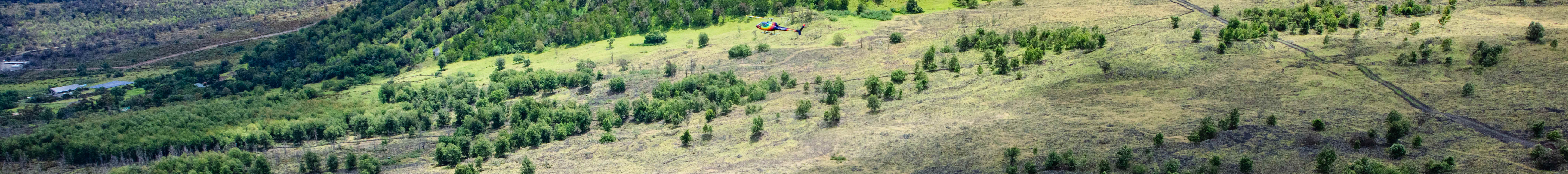 コハラコースト 火山と滝を巡る90分ヘリコプターツアー - ドアあり／なし