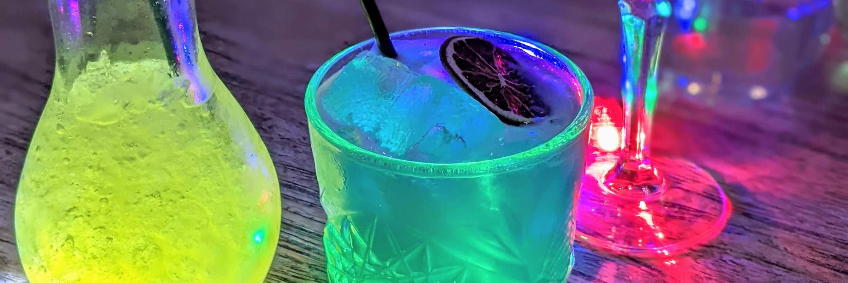 Discover Sydney's vibrant Vivid festival with exclusive bar access