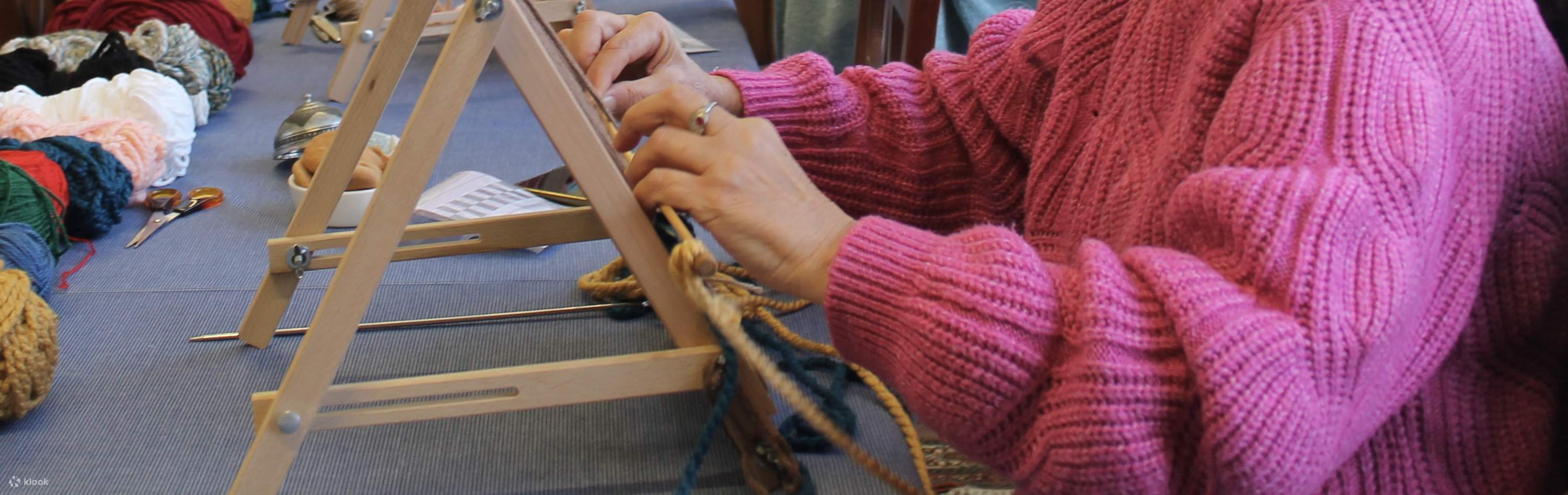 Pengalaman langsung dengan alat tenun Turki tradisional — rasakan ritme tenunannya.