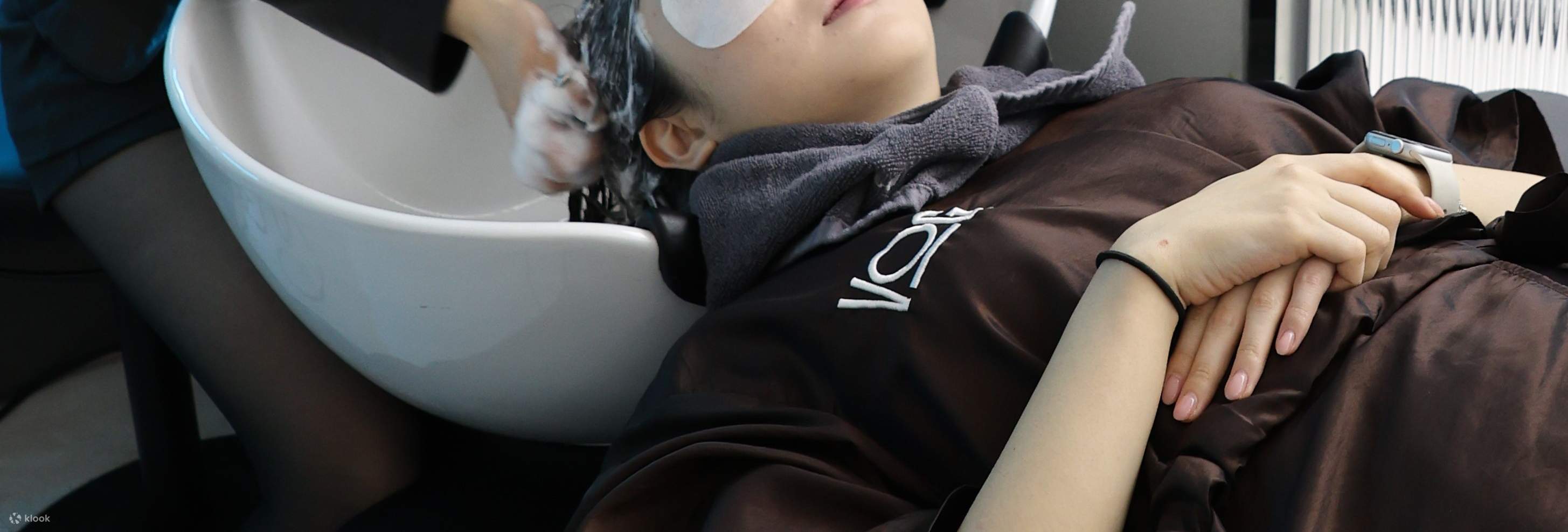 在頭部 SPA 前，會先為您徹底清潔頭髮。