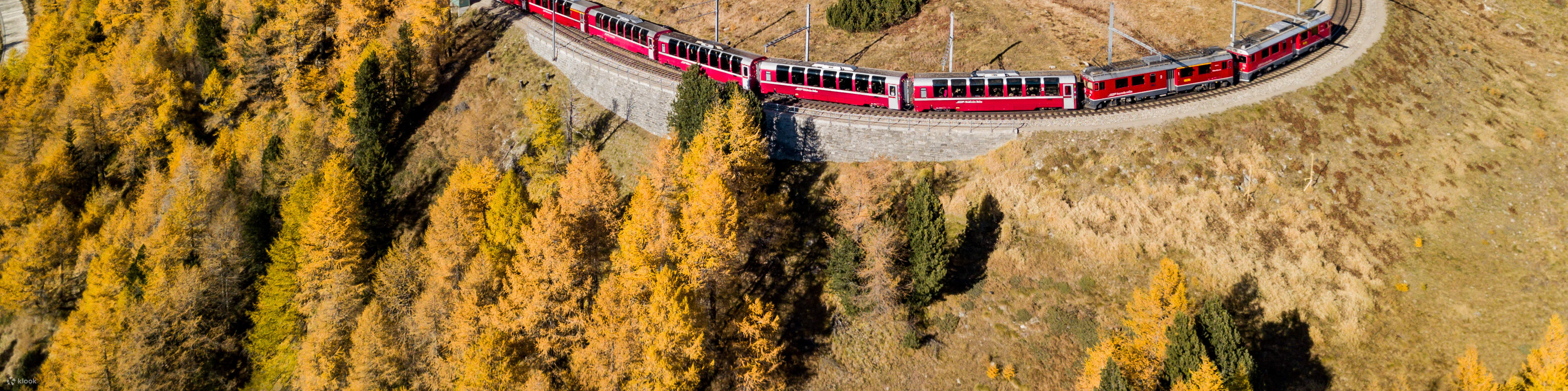Bernina Express осенью в Альп Грюм, Граубюнден