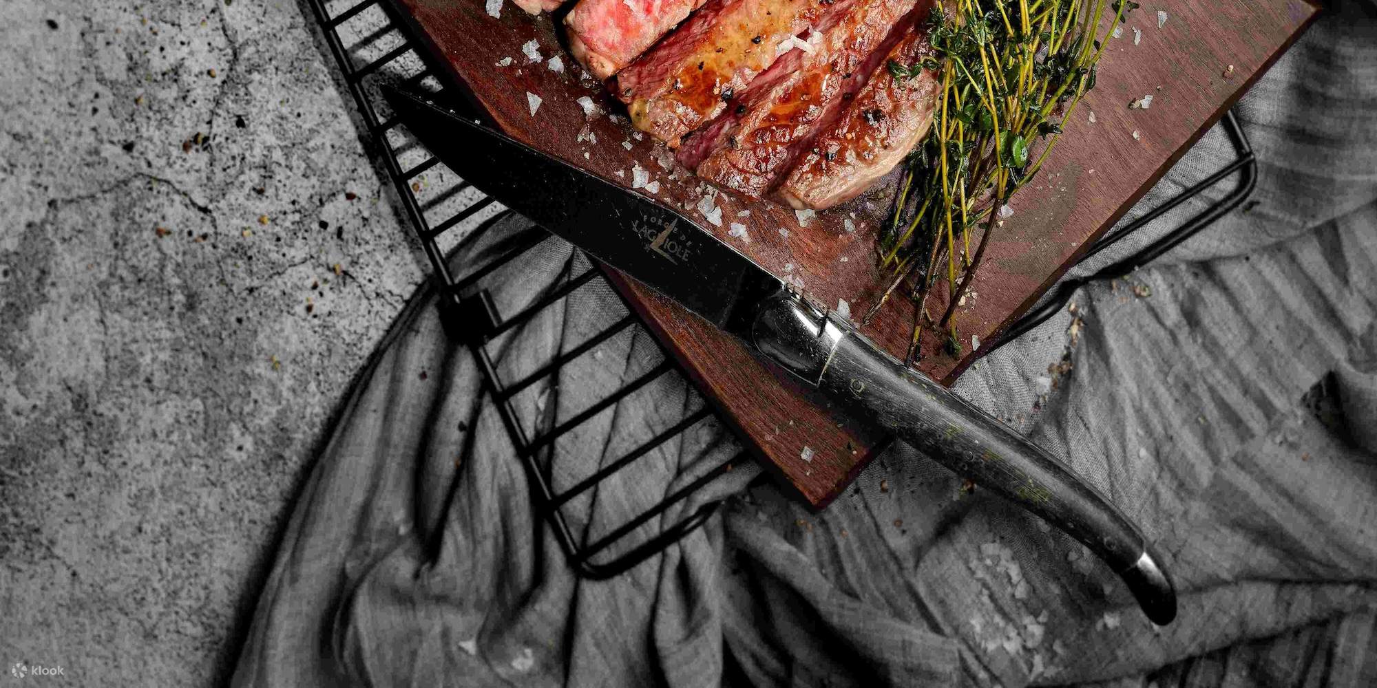 ザ・リッツ・カールトン・香港「The Lounge and Bar」 | 「La Cocina de Raul」3品コース／4品コースディナーメニュー、アフタヌーンティー