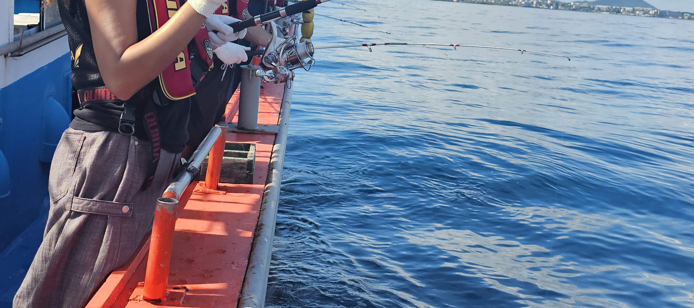 ทัวร์ตกปลาบนเรือในทะเลที่เชจูพร้อมอาหารกลางวัน