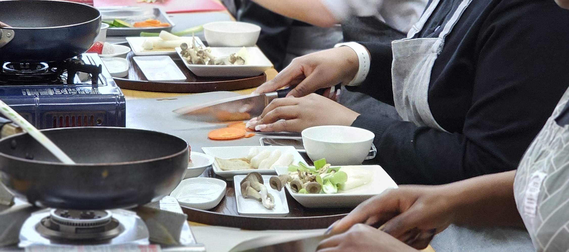 Kelas Memasak K-Food: Japchae, Tteokbokki, Mandu, Sup Fishcake & De