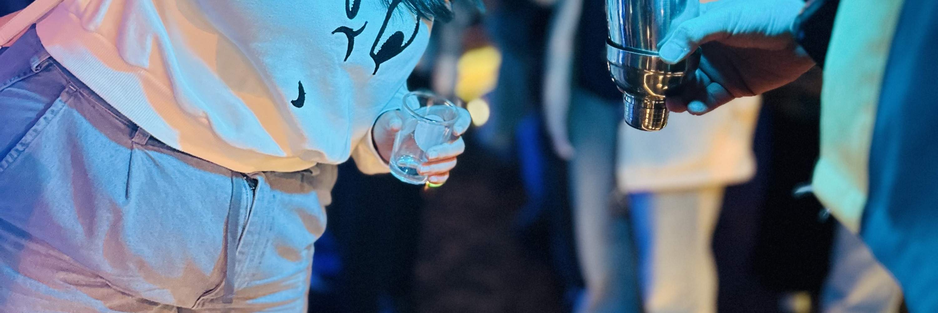 Servir du vin corsé