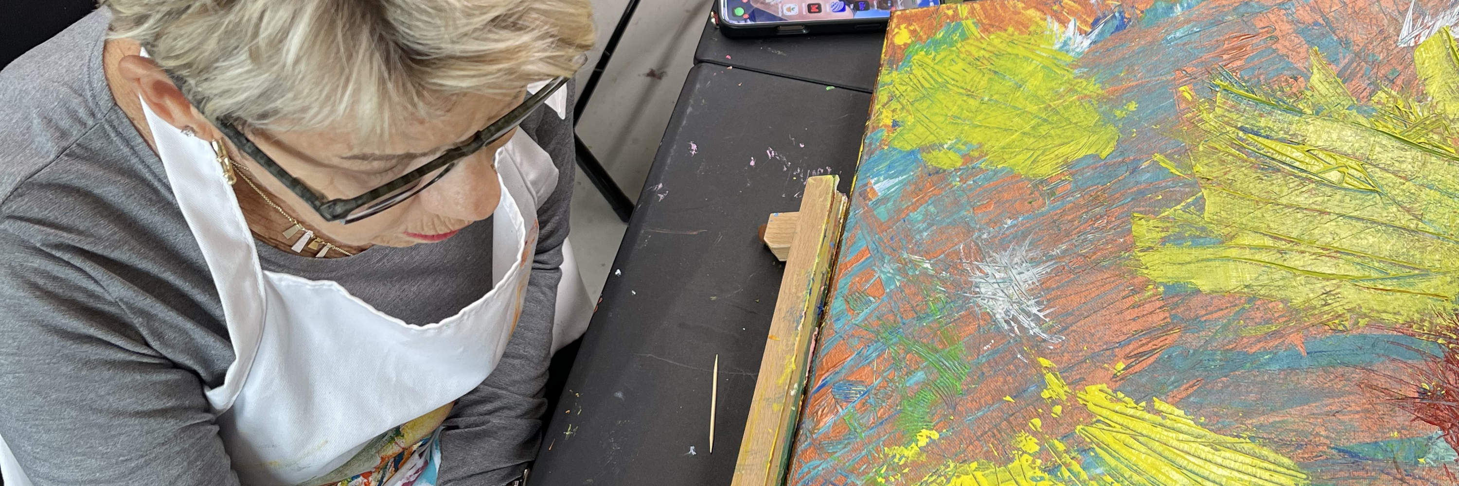 ภาพวาดนามธรรมด้วยมีดจานสีใน นิวยอร์ก