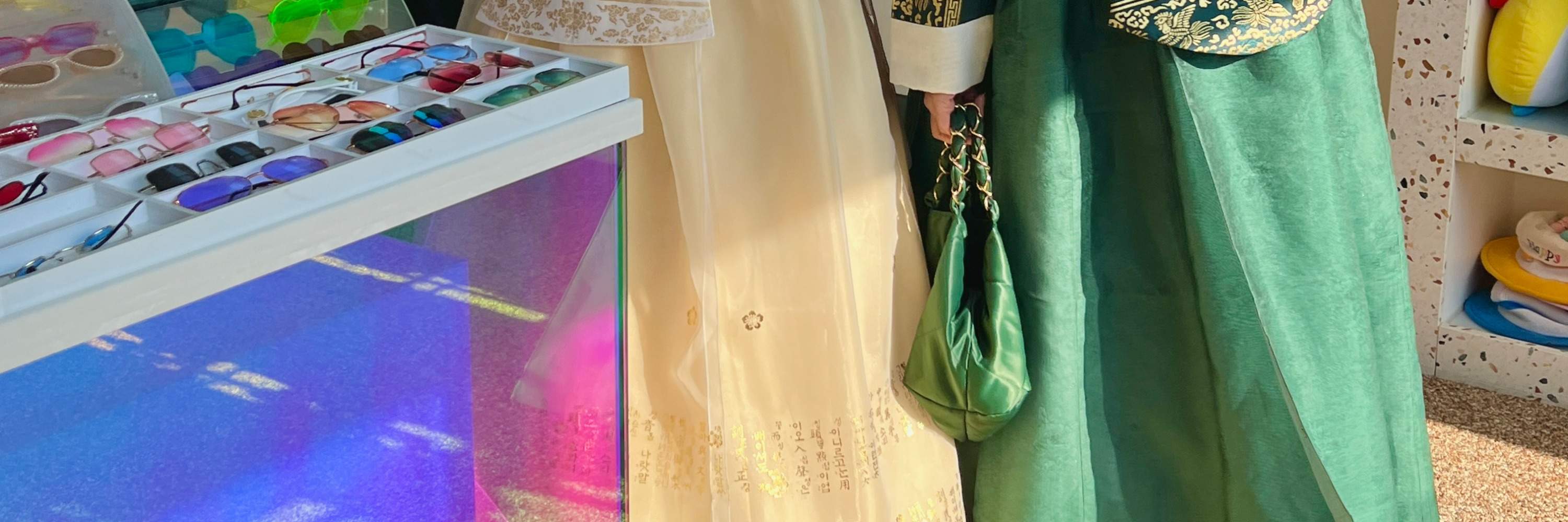 ชุดฮันบกให้เช่า Haeon Hanbok ที่ถนนแฮรีดันกิล, ปูซาน