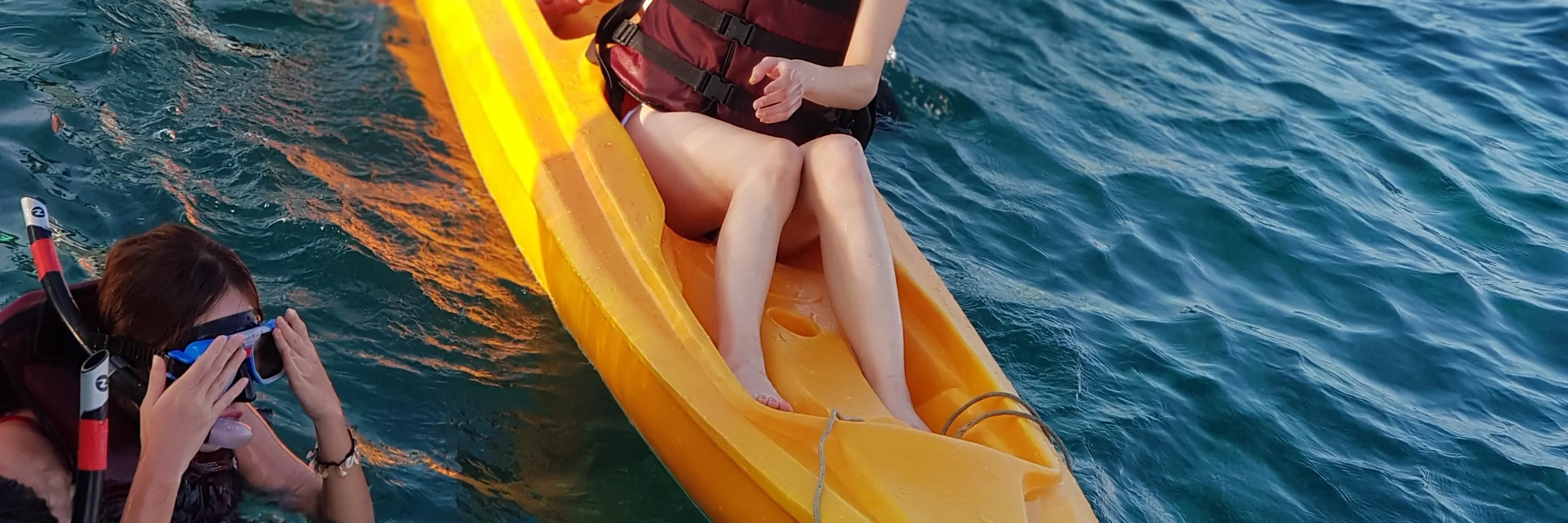kayak in bora