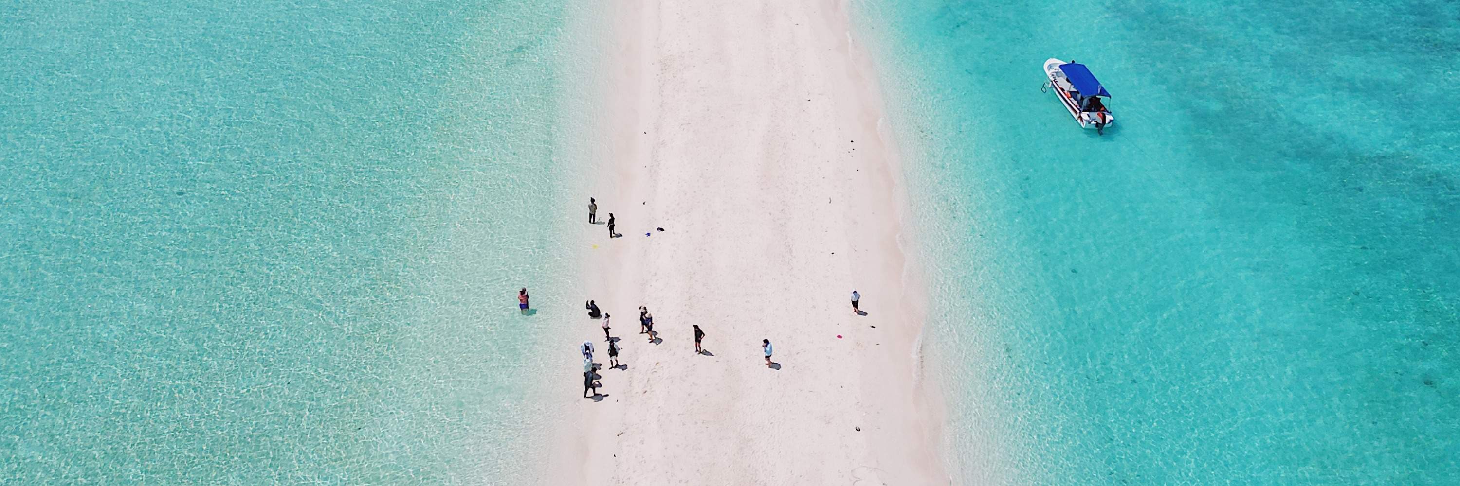 Đi bộ trên bãi biển Semporna