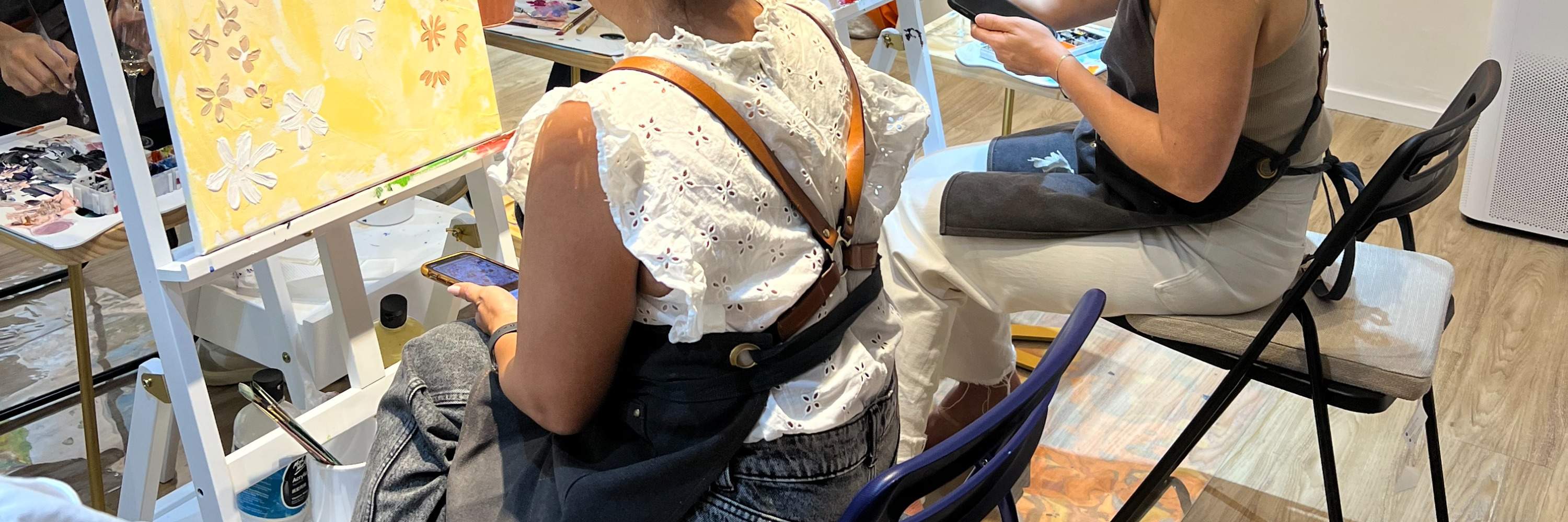 Rica Art Space - Lokakarya jamming seni akrilik｜Lokakarya lukisan tekstur｜Seni & Anggur｜Wan Chai