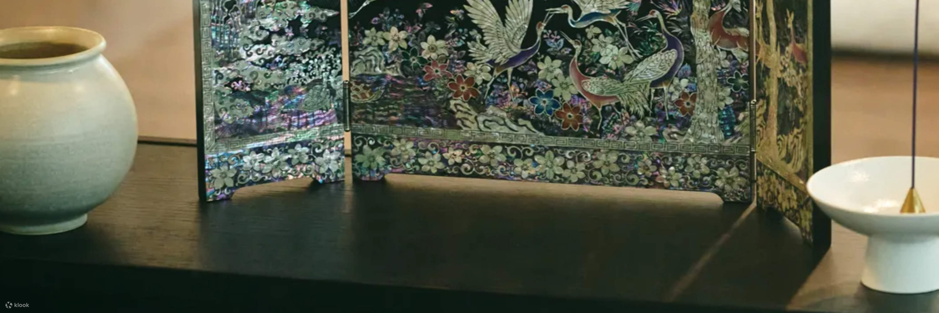 让韩国艺术之美环绕着您——用温和、治愈的能量滋养您的肌肤和精神。