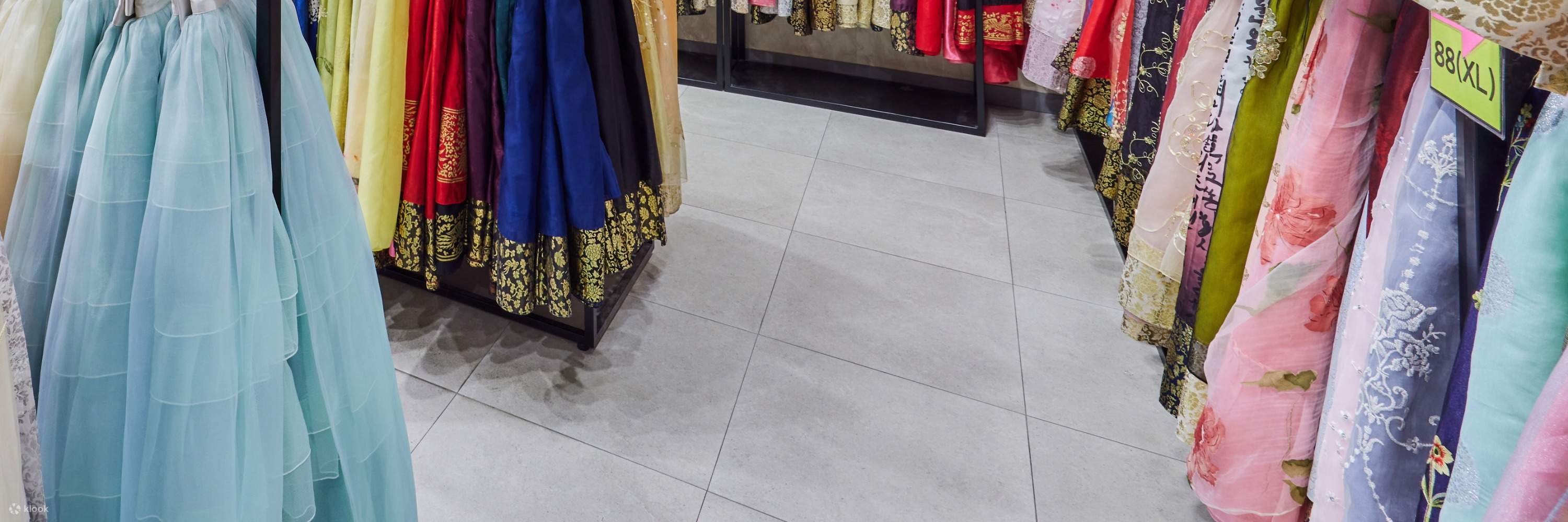 Alquiler de Hanbok Seohwa en Gyeongbokgung