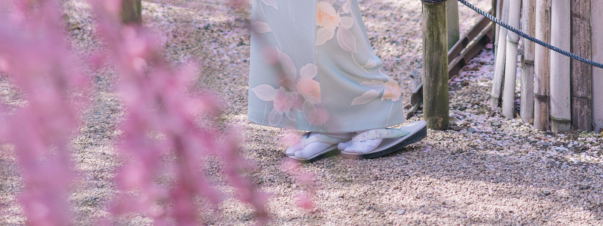 แพ็กเกจ Togetsu ชุดกิโมโน Togetsu ผ้าไหมแท้ ลายดั้งเดิม ราคา 7,500 เยน + ภาษี (ราคาเดิม 8,500 เยน)