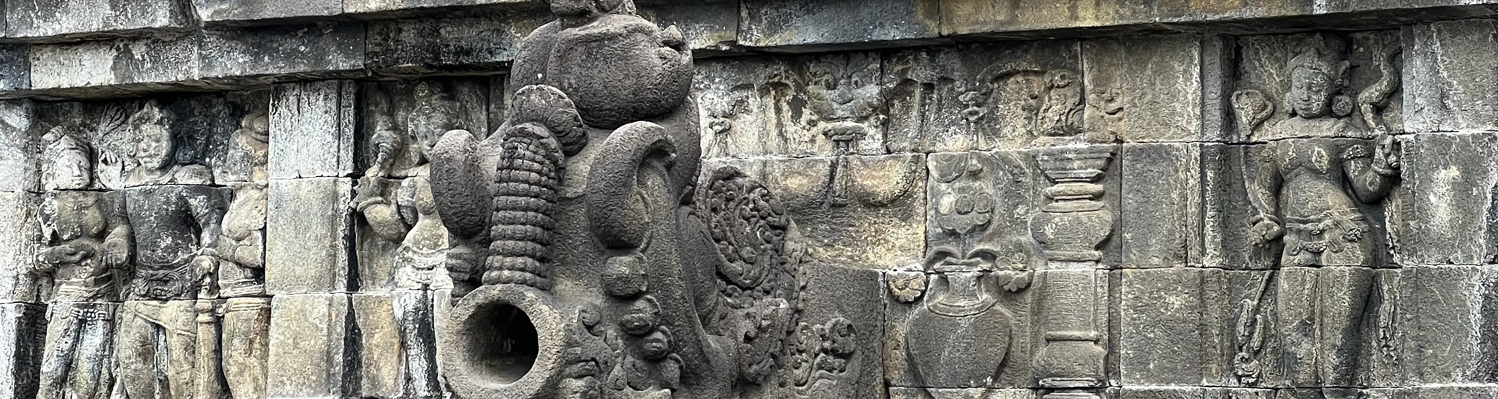 婆罗浮屠寺 Punthuk Setumbu 日出，搭乘默拉皮吉普车