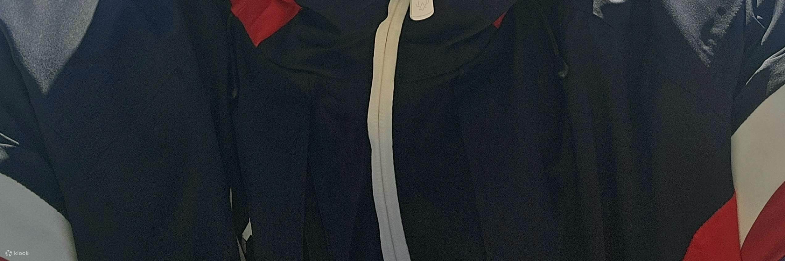 안녕하세요! 저는 스키 강사 타이슨입니다. 11년 이상 스키를 가르쳐 왔으며, KSIA 및 SBAK 자격증을 보유하고 있습니다. 안전하고 즐겁게 스키를 배우실 수 있도록 최선을 다하겠습니다. 함께 신나는 겨울을 만끽해 보세요!