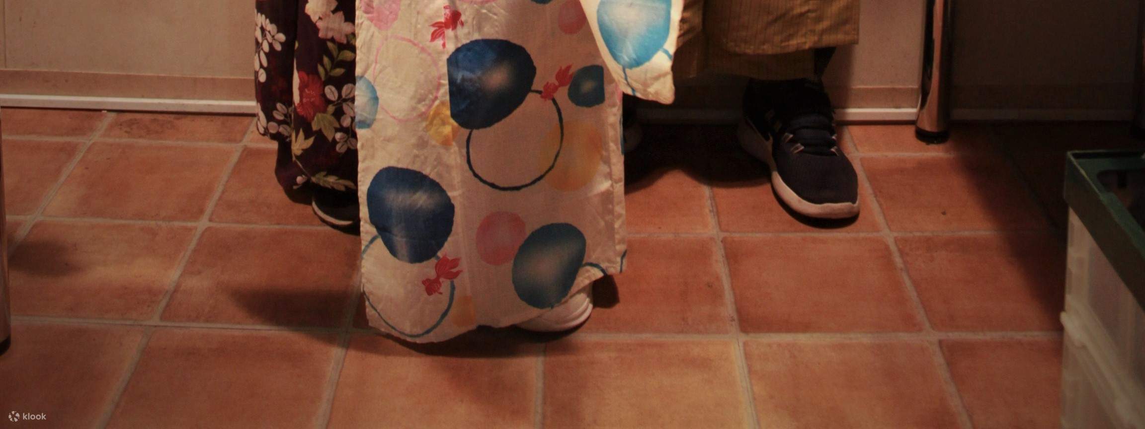 Взрослые также могут примерить юката и насладиться своим пребыванием. Погрузитесь в японскую культуру.