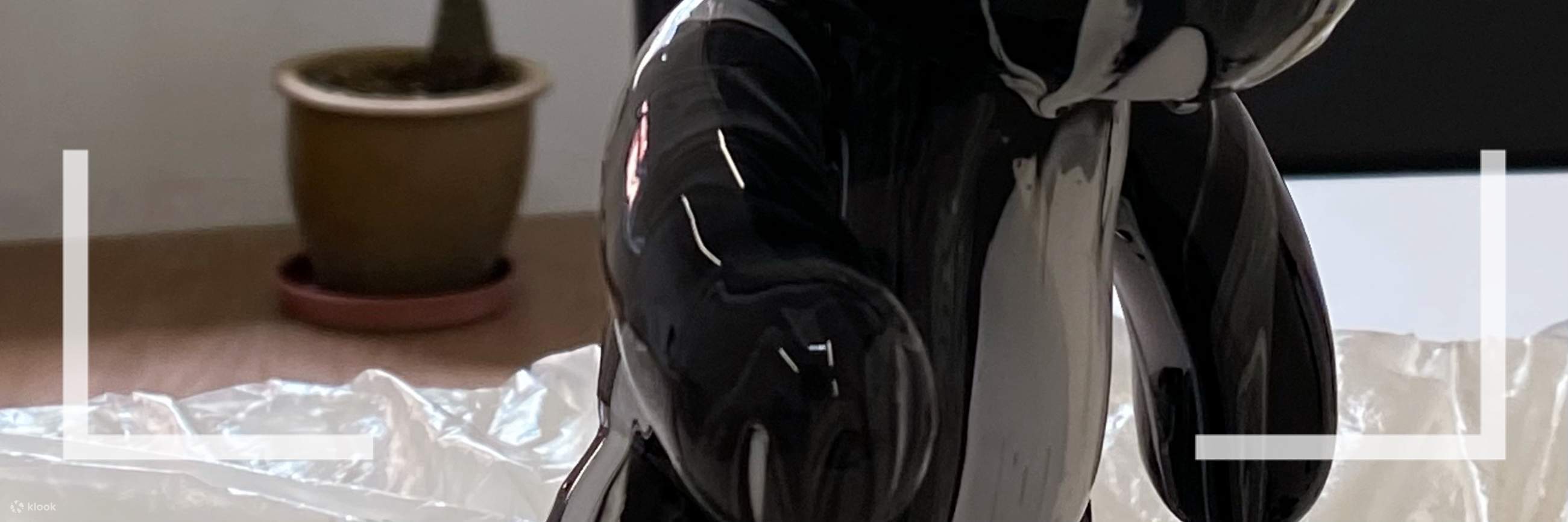 Workshop L'Atelier Du Reve Singapura membuat boneka beruang dengan aliran cairan