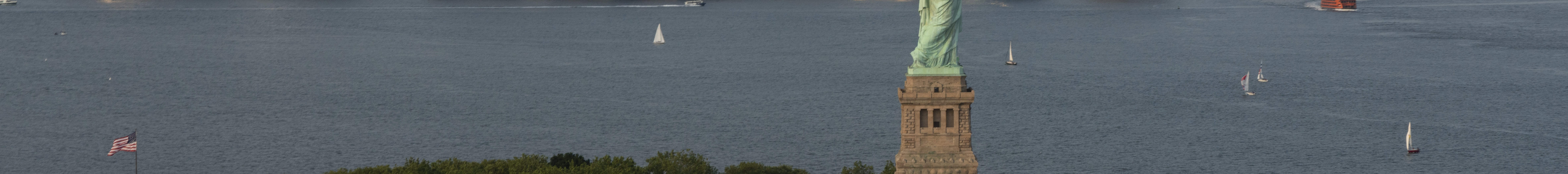 Esplora il porto di New York e l'iconica Statua della Libertà da un elicottero