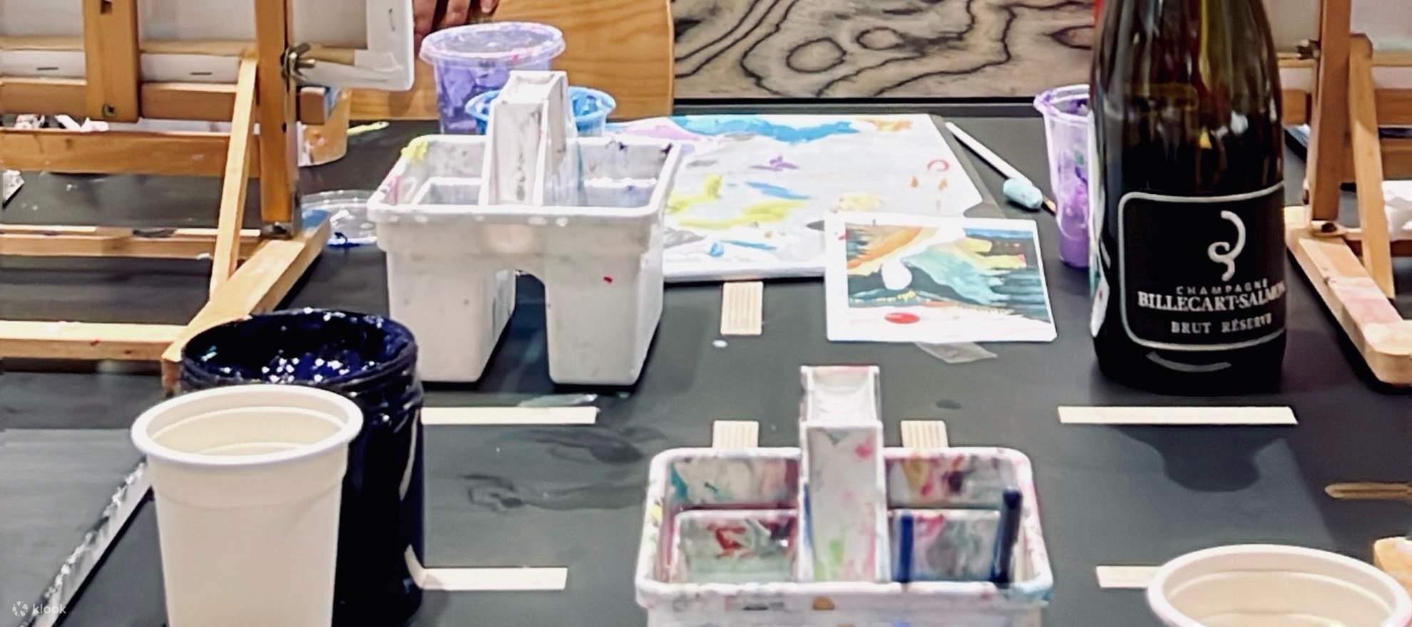 Drawn to Something - Chalk N Pencils와 함께하는 특별한 아트 체험