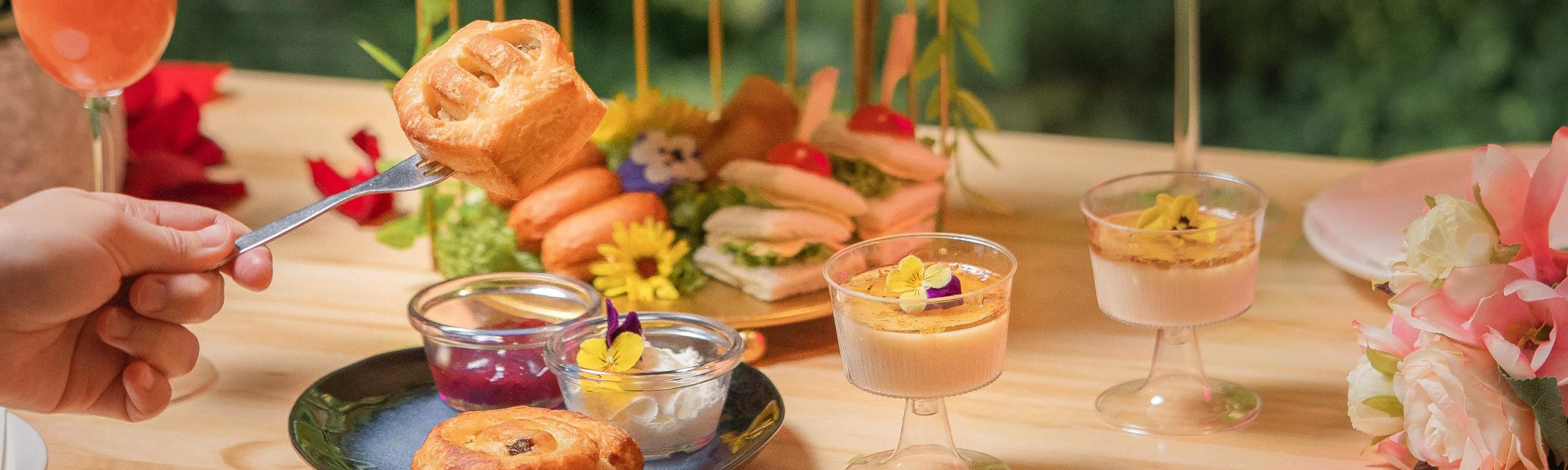 Flowery High-Tea Set