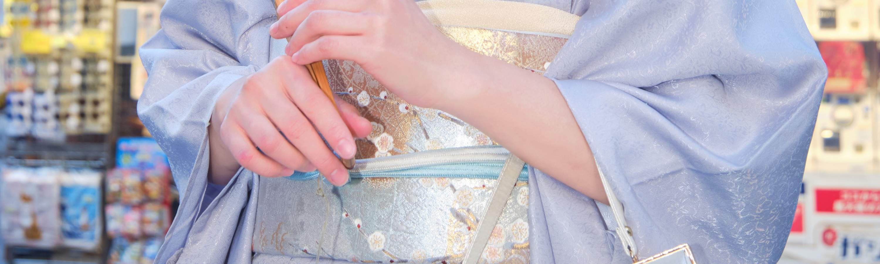 Simple et discret, sans ostentation, avec un tempérament élégant.