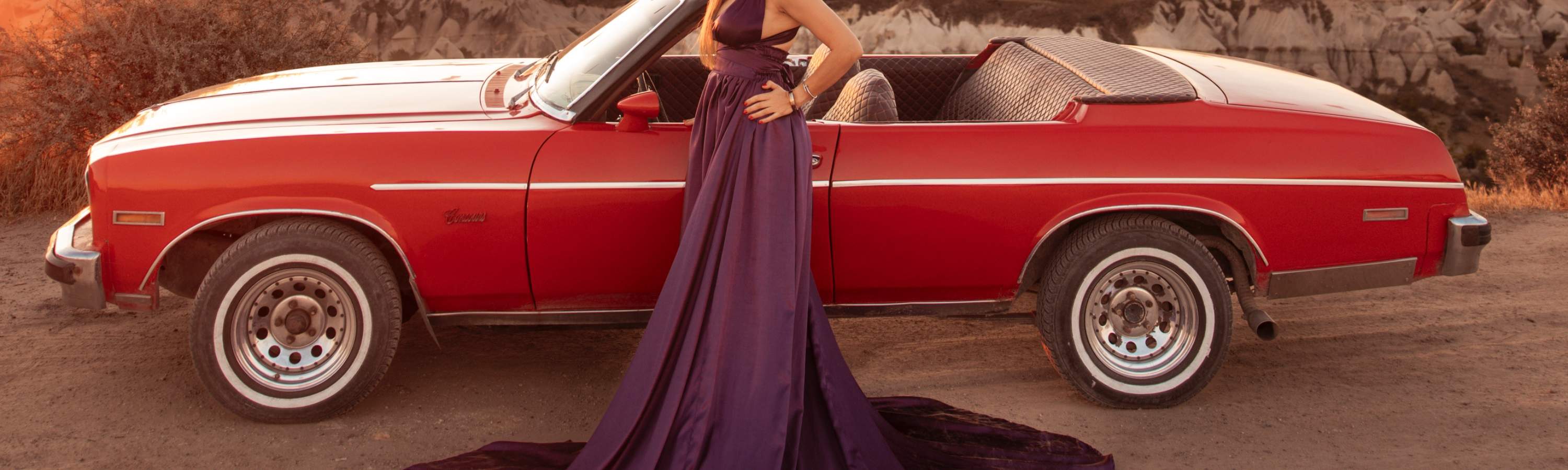 擺出迷人姿勢，讓緞面展現你的獨特魅力