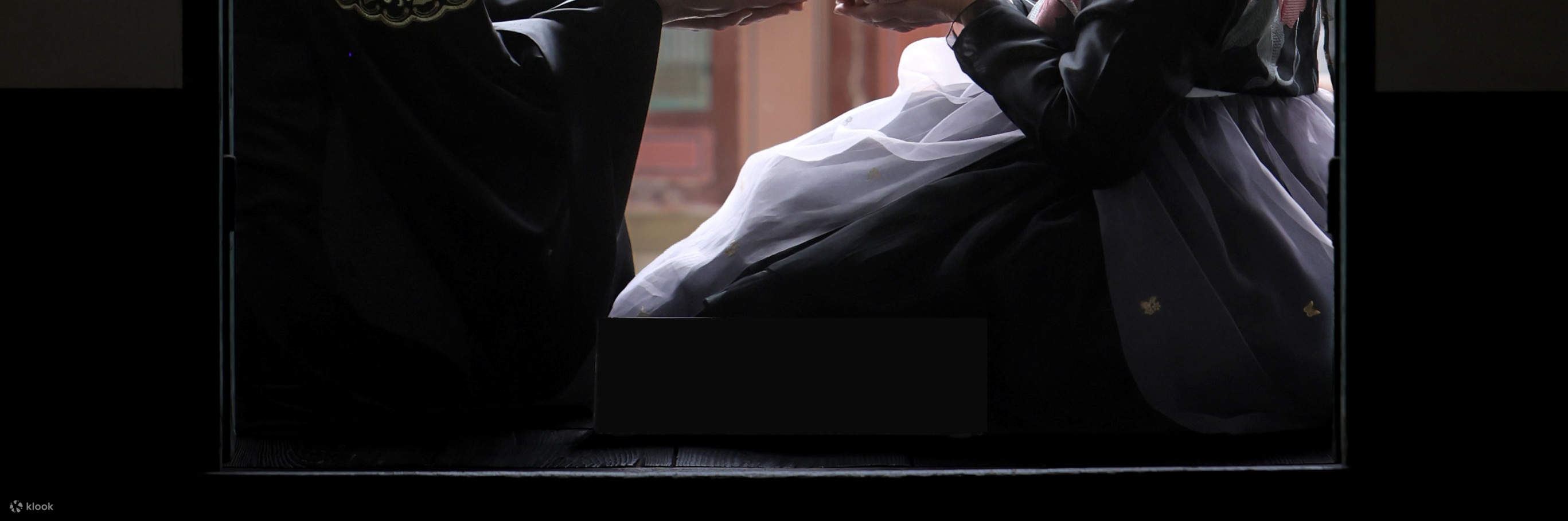 Pengalaman Hanbok di Istana Gyeongbokgung, Desa Hanok Bukchon, Istana Changdeokgung (termasuk gaya rambut Korea)