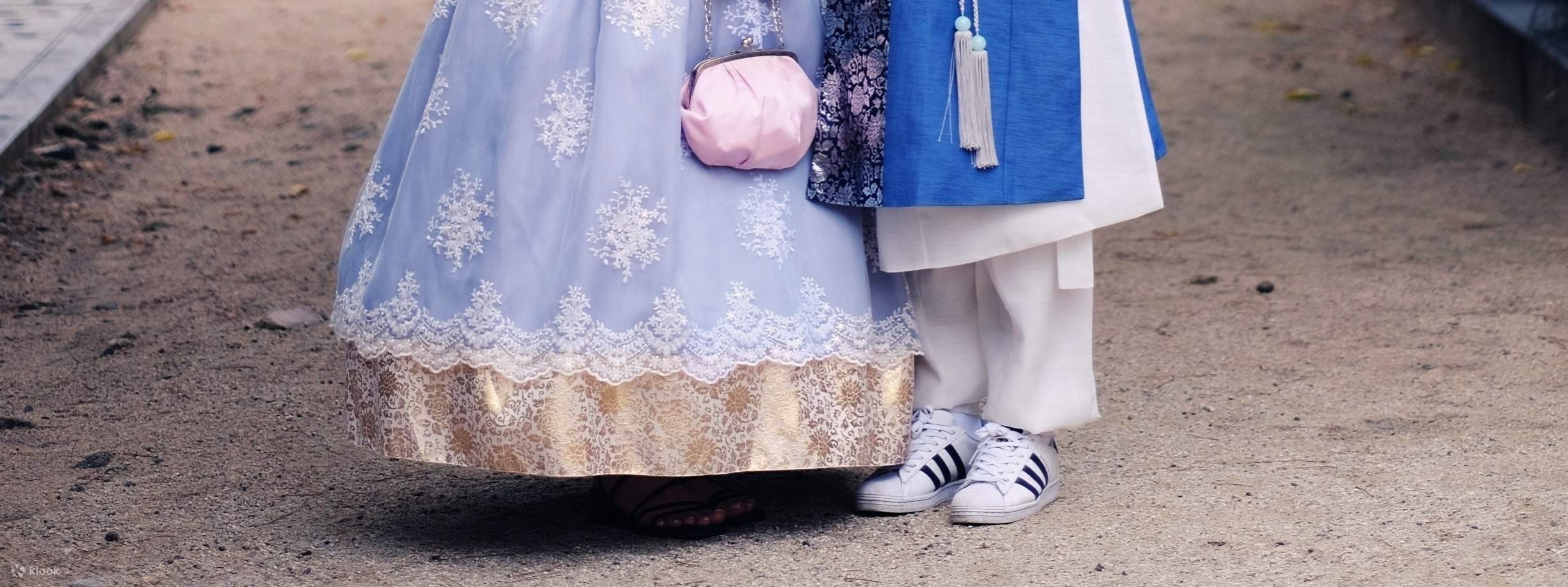 So sieht ein Herren-Hanbok in der Kategorie Premium-Hanbok aus.