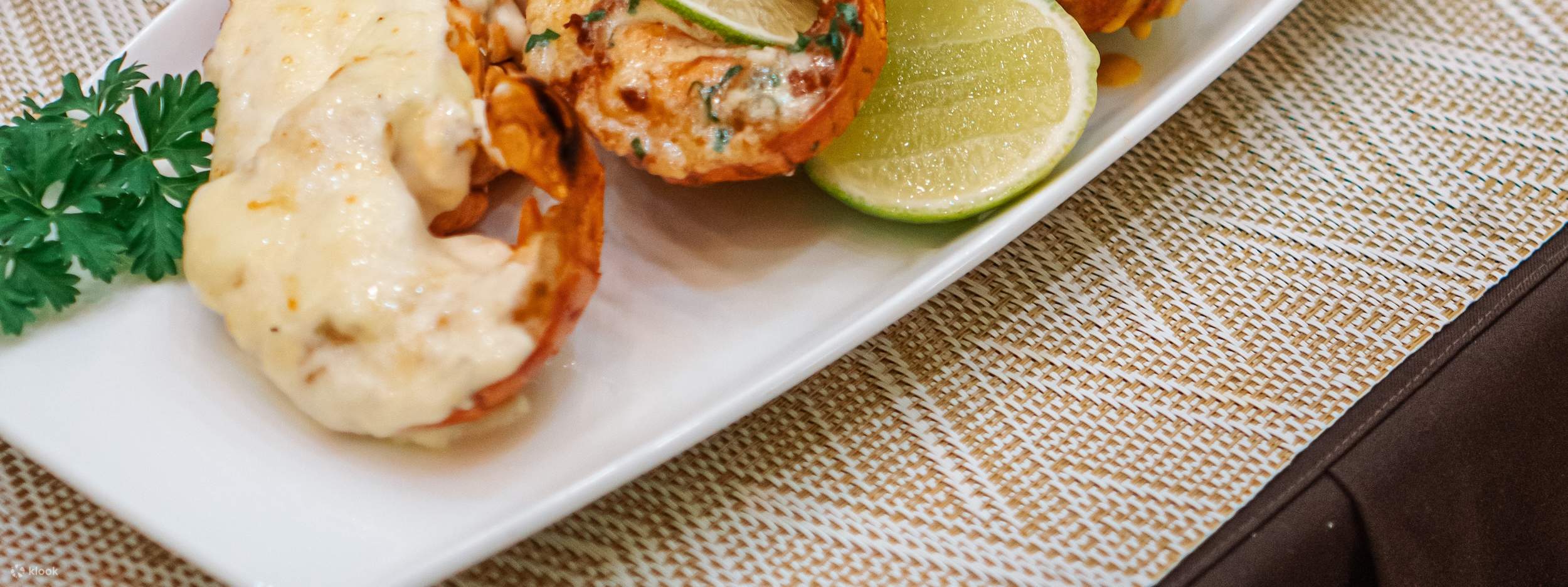 Bufet Makanan Laut BBQ Jumaat Di Grand Mercure Danang 