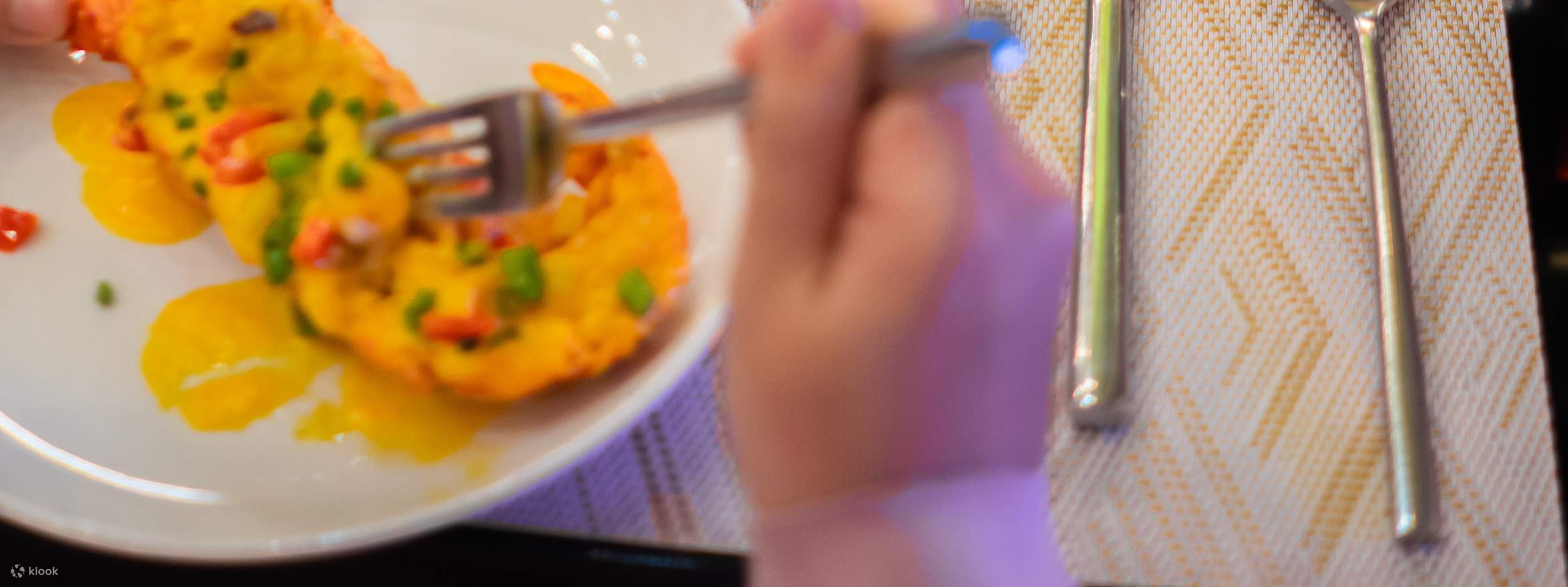 บุฟเฟต์อาหารทะเลบาร์บีคิววันศุกร์ ที่โรงแรมแกรนด์เมอร์เคียว ดานัง 