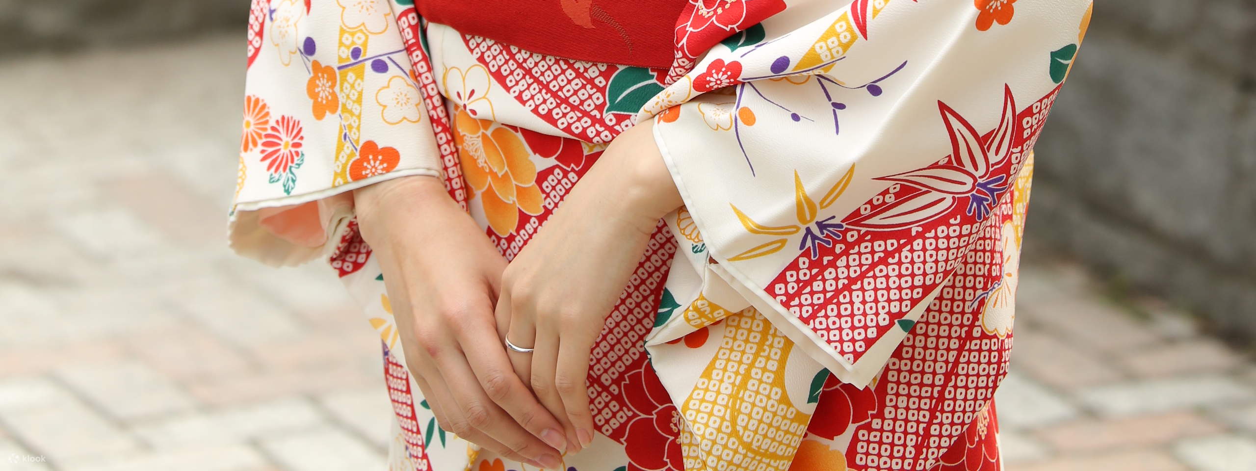 和服租借，款式豐富，包括蕾絲和服、大正浪漫風格和服、振袖等，任您挑選！附髮型設計 & 髮飾無限使用（由東京/淺草愛和服1號店提供）