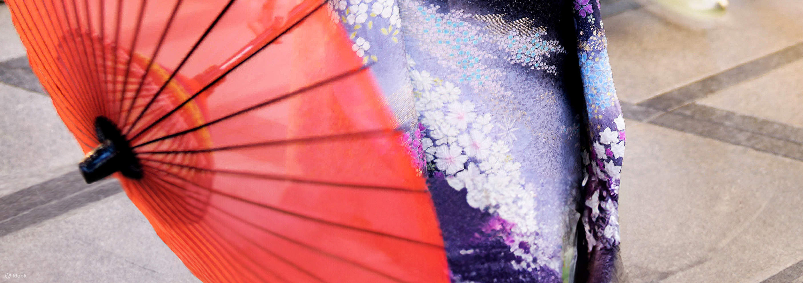 Вы наденете кимоно, и вас сфотографируют в студии или на открытом воздухе.