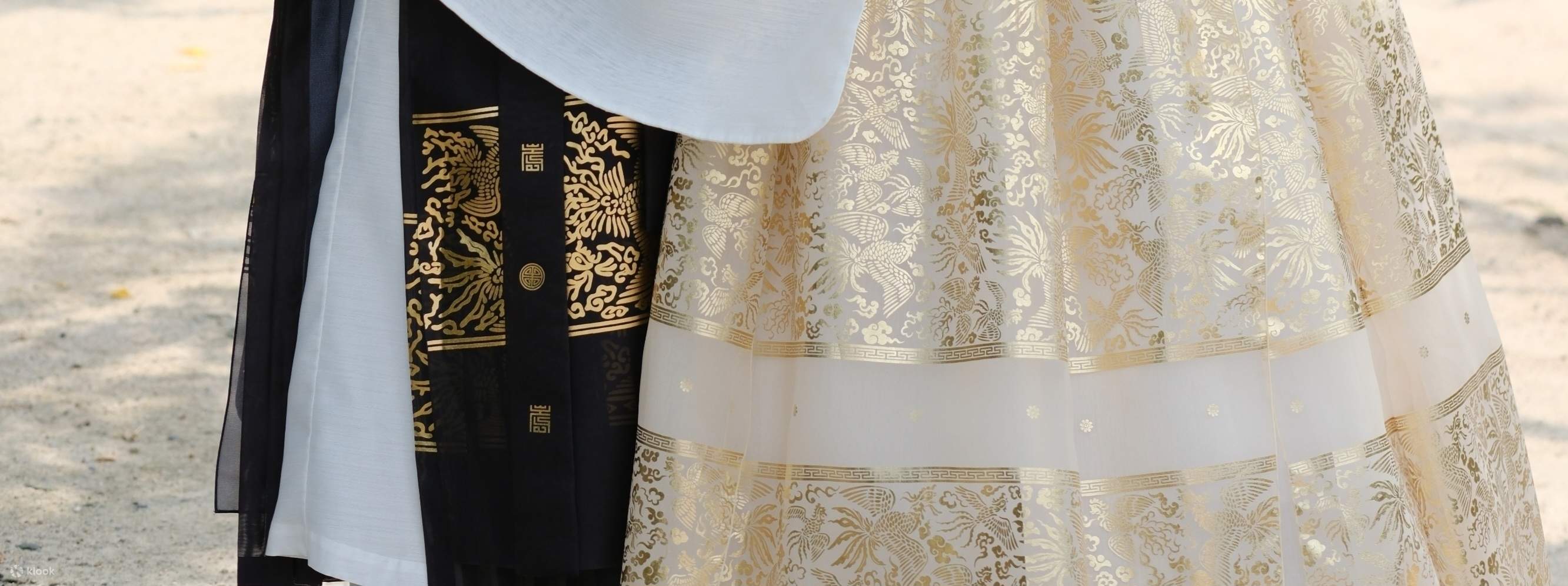 プレミアム韓服ラインの上に、スペシャル韓服と呼ばれるさらに上位のオプションがございます。このオプションはウェブサイトには掲載されておりませんが、現地でアップグレードが可能です。