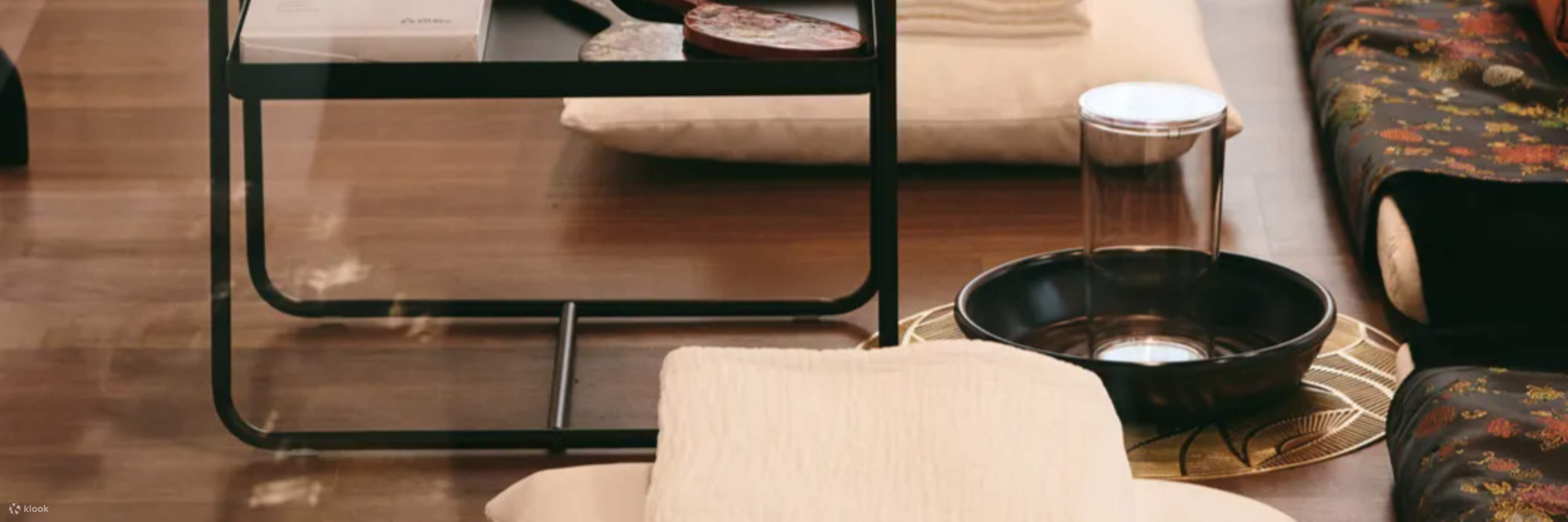 在您休憩的地方，祝福正在等待着您——感受萦绕在您身边的恩典与温暖。