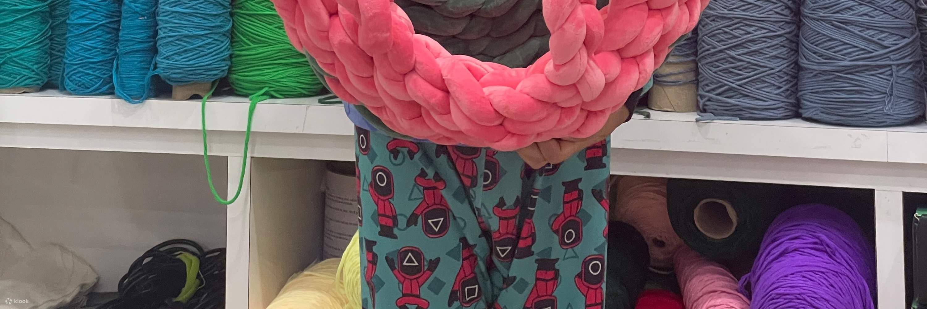 Workshop di letti per animali domestici fatti a mano con filato di velluto a Singapore