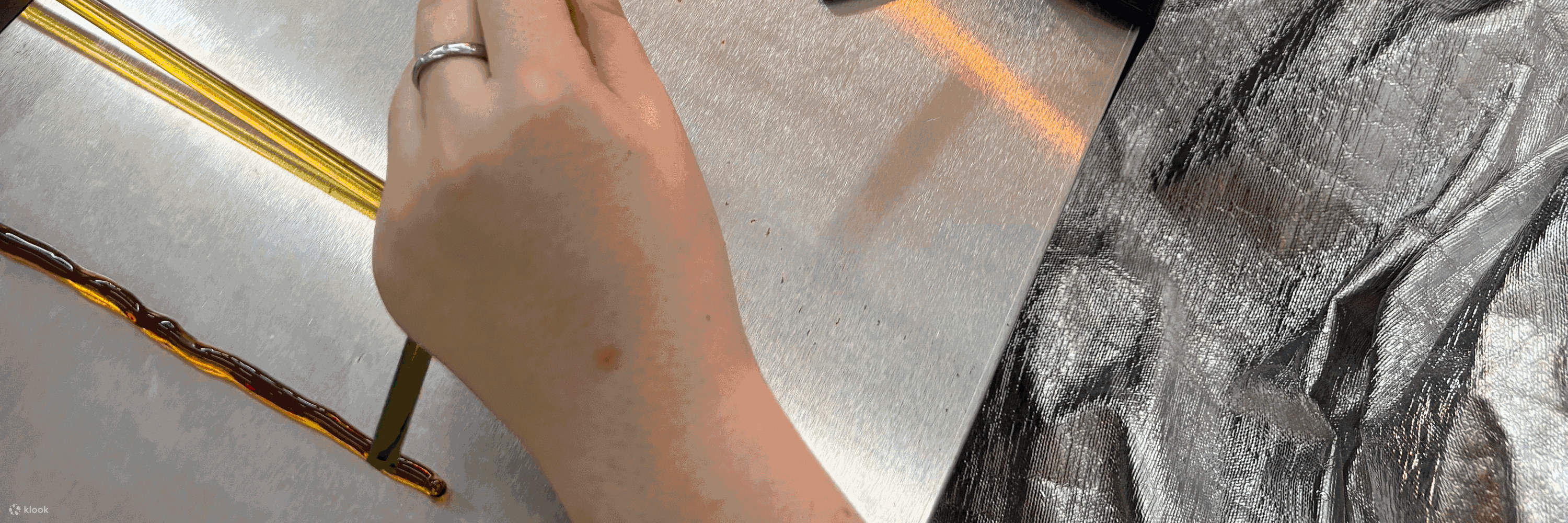 Semua peralatan dan bahan telah disiapkan untuk sesi Anda