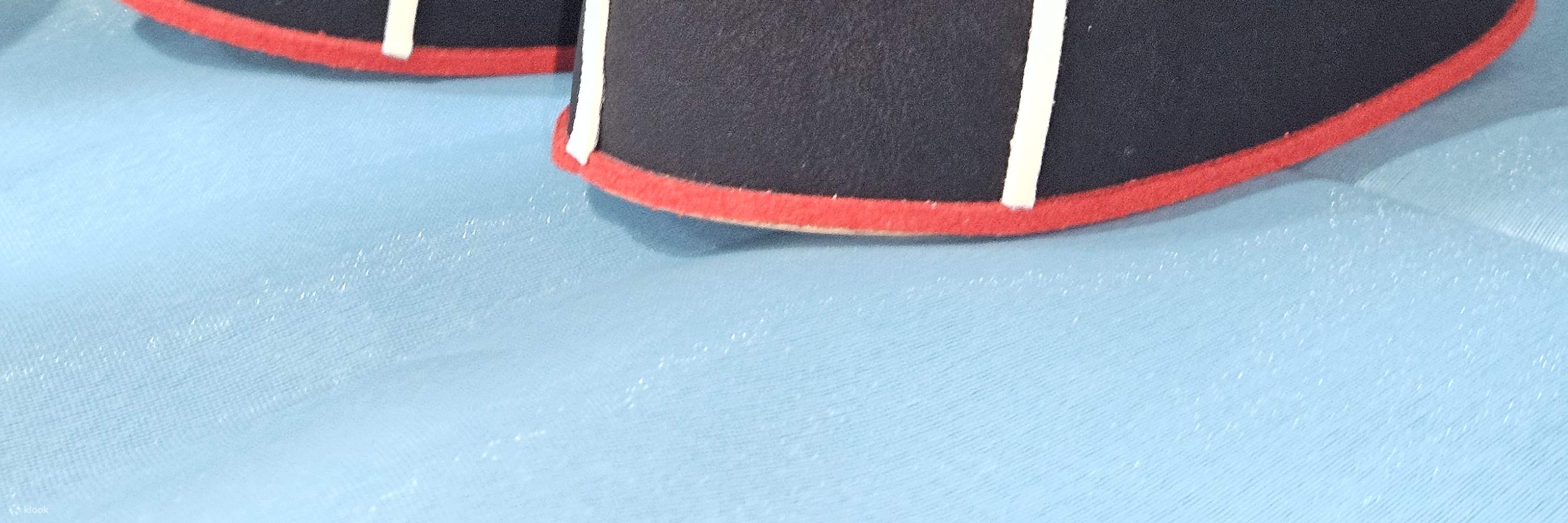 Bộ dụng cụ làm giày mini Hàn Quốc
Bạn đã bao giờ nhìn thấy những đôi giày này trong một cung điện hoàng gia Hàn Quốc chưa?
Hãy tự tay làm những đôi giày từng được các quan lại trong cung điện mang!