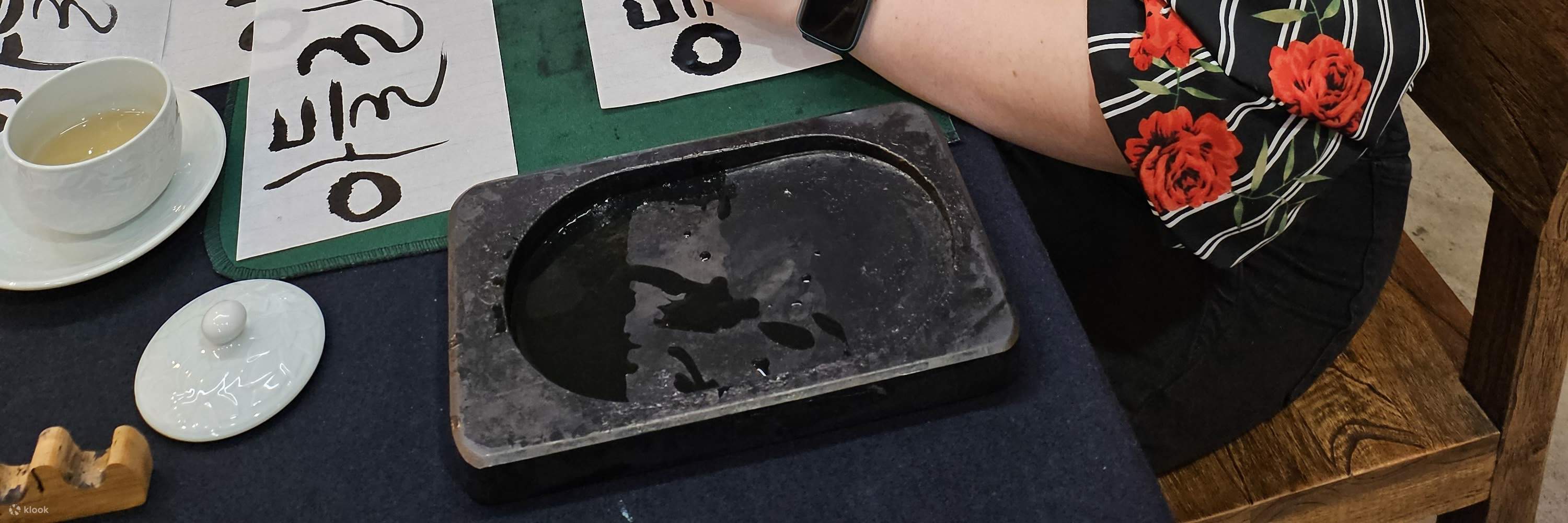 Crea una maglietta con il tuo nome in Hangul a Insadong, Seoul