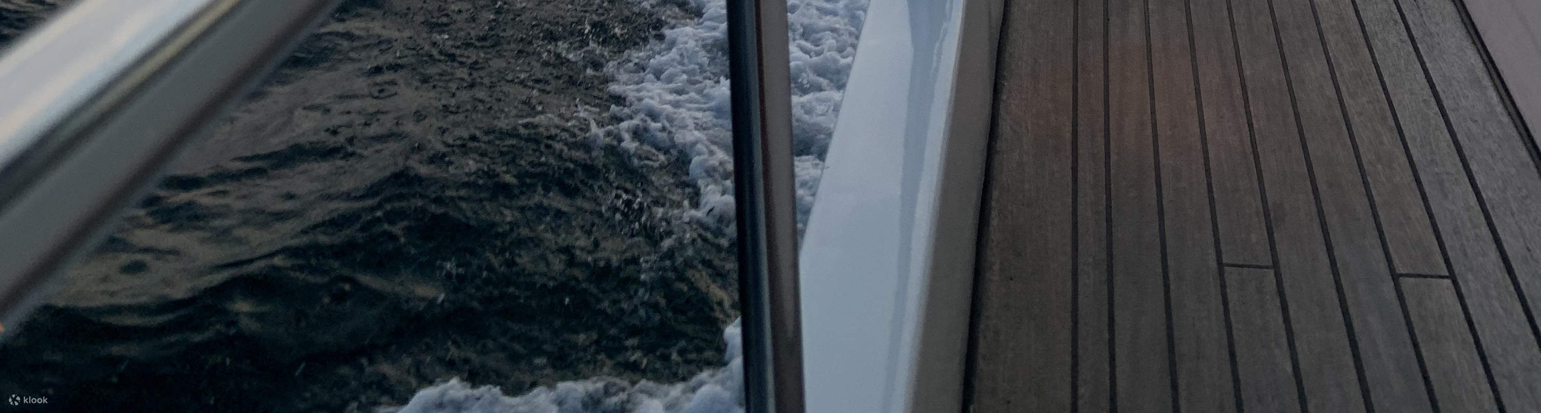 夕阳游艇巡航：美酒、音乐、小吃与趣味知识