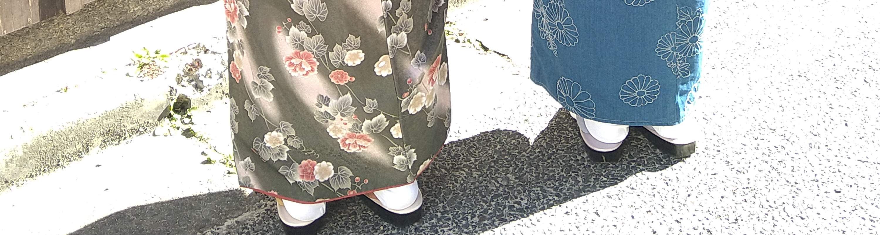 มีบริการทำผมสุดพิเศษและเครื่องประดับสำหรับใส่ชุดกิโมโนครบชุดสำหรับผู้หญิง เพียงแค่มาตัวเปล่าและสัมผัสความงามของชุดกิโมโนได้อย่างง่ายดาย