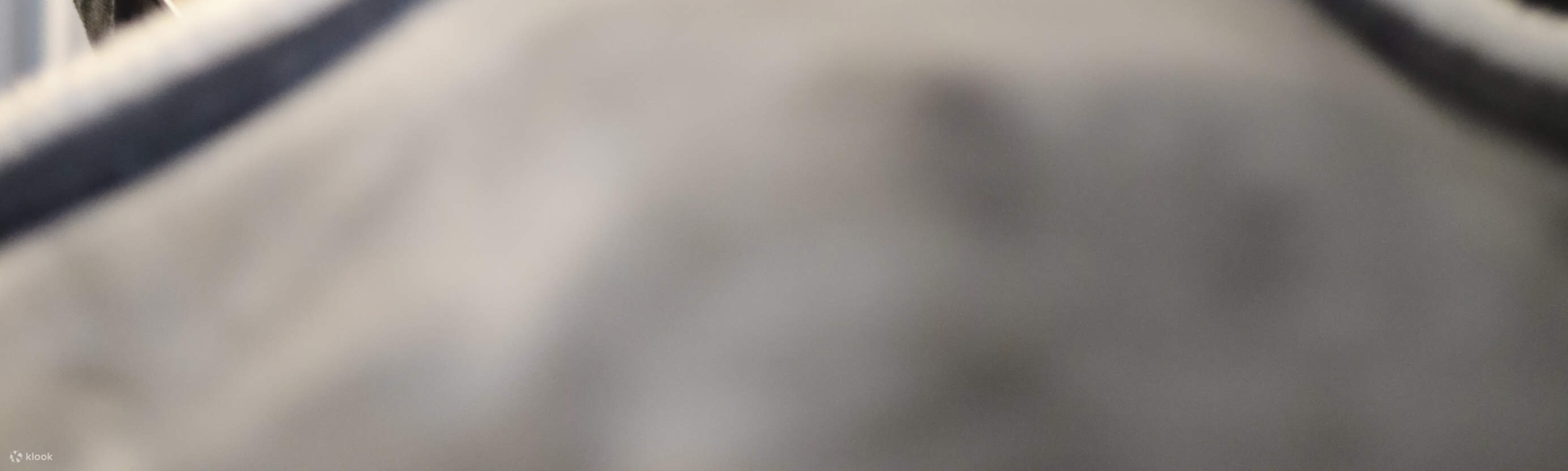 一位拥有16年研发经验的护肤专家，用温暖而关怀的双手欢迎您的到来。