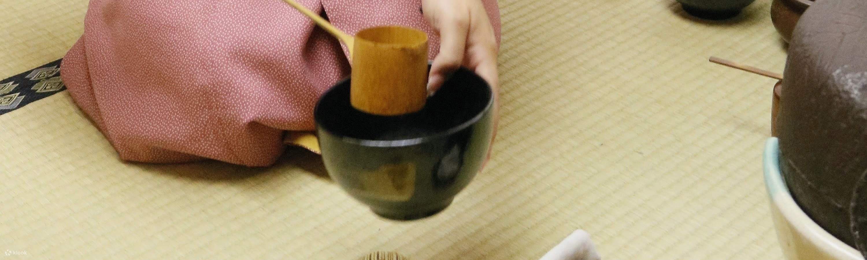 Learn Zen in a class of making Matcha Tand writing brushes in kimono