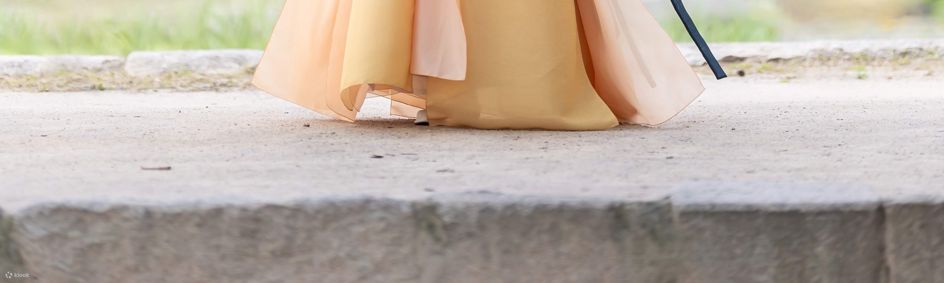 Luxury Outdoor Photoshoot (With Make-Up + Photo Print)