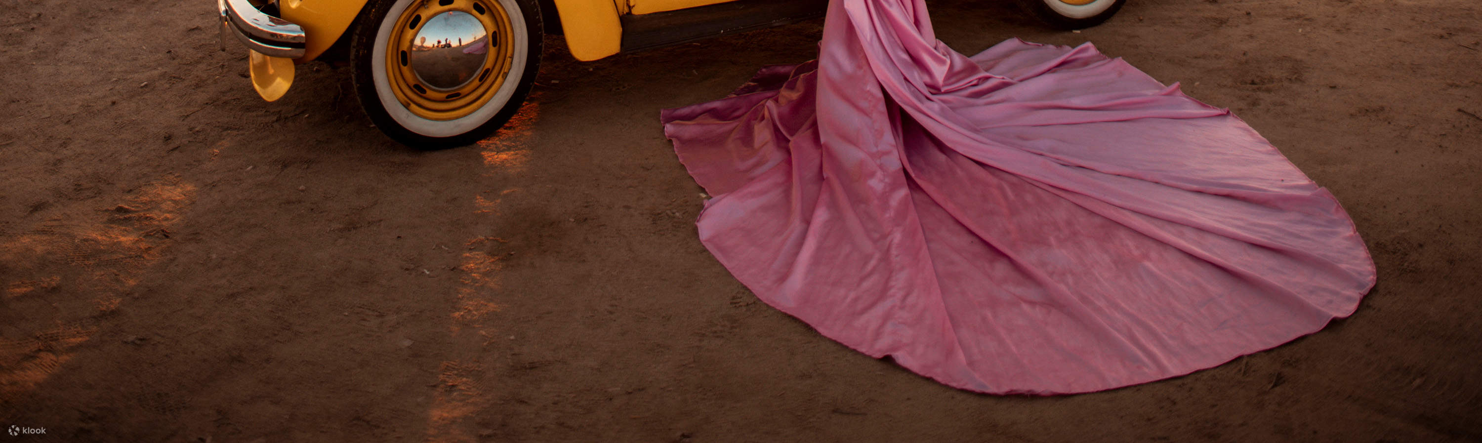 緞面優雅地擺動，每一張照片都找到完美的平衡點