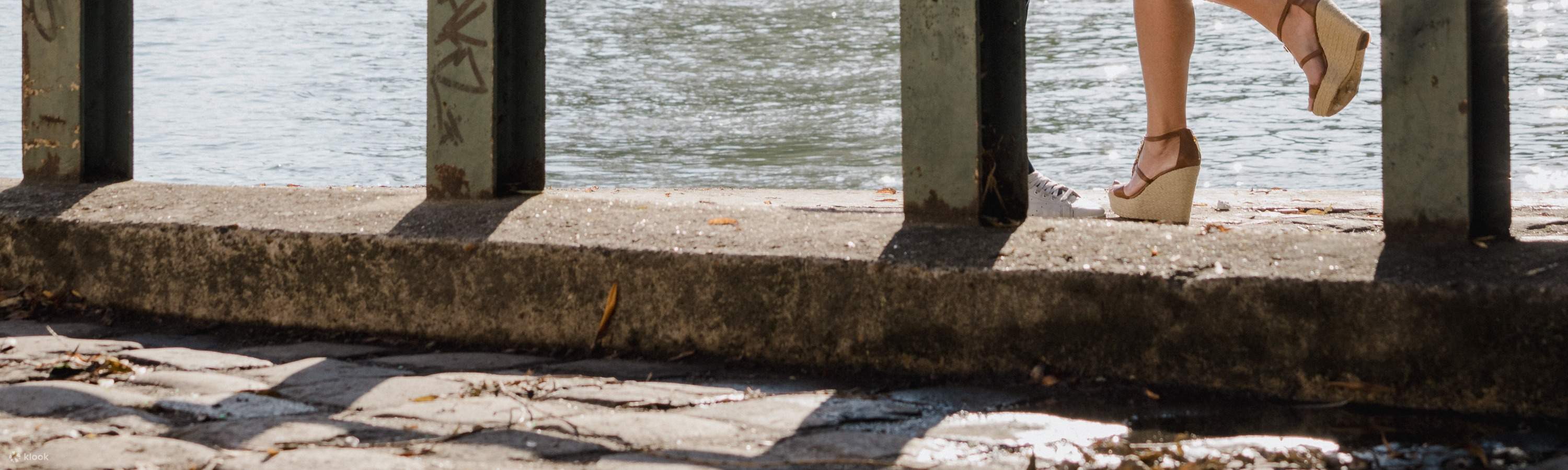 ช่างภาพมืออาชีพในปารีส - บริการถ่ายภาพรอบ หอไอเฟล