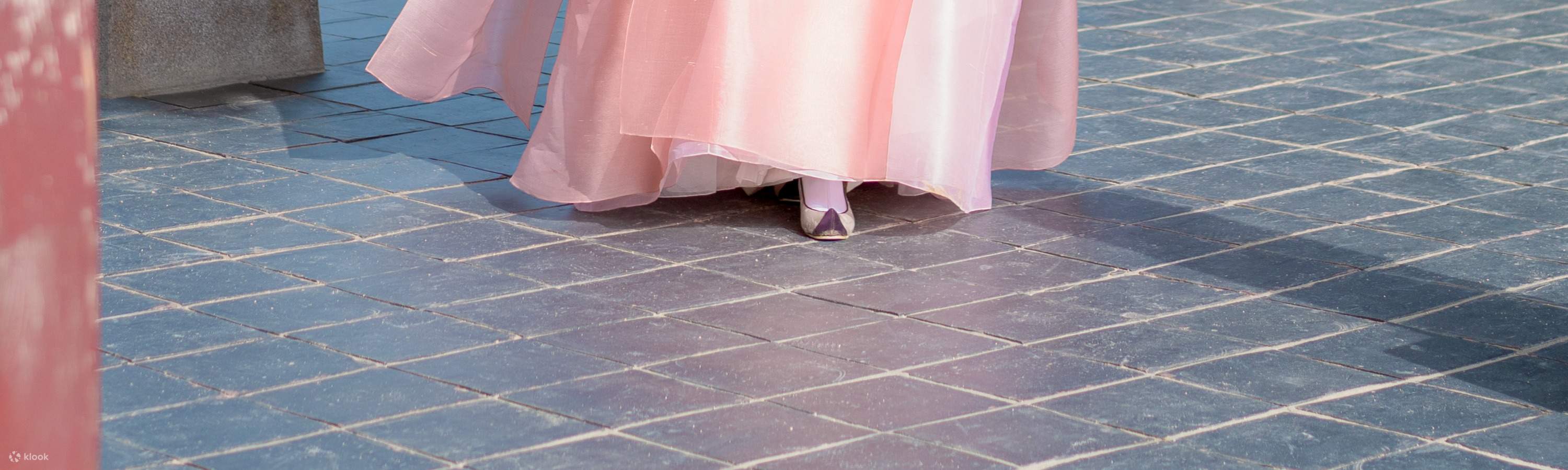 唐衣禮服（數量有限 - 額外收費30,000 KRW）