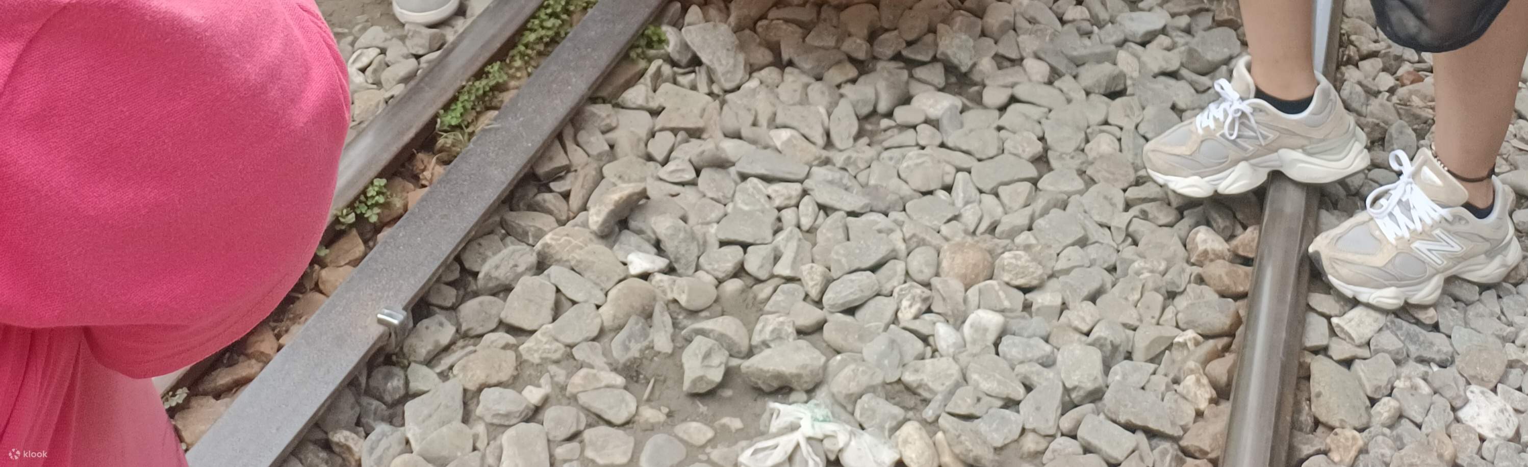 Selain menuliskan harapan Anda pada lampion, kami juga menawarkan layanan foto dan video!