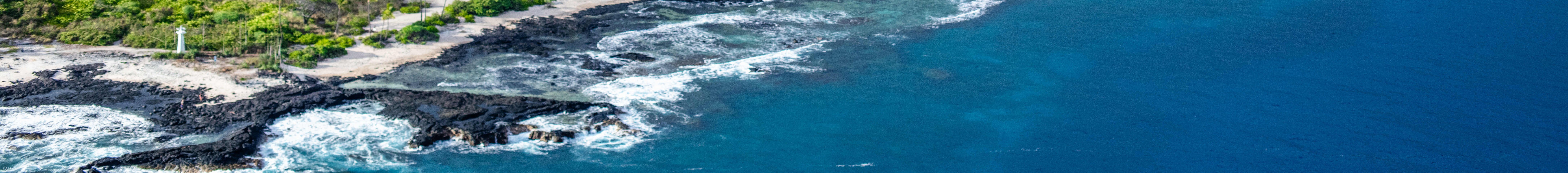 コハラコースト 火山と滝を巡る90分ヘリコプターツアー - ドアあり／なし