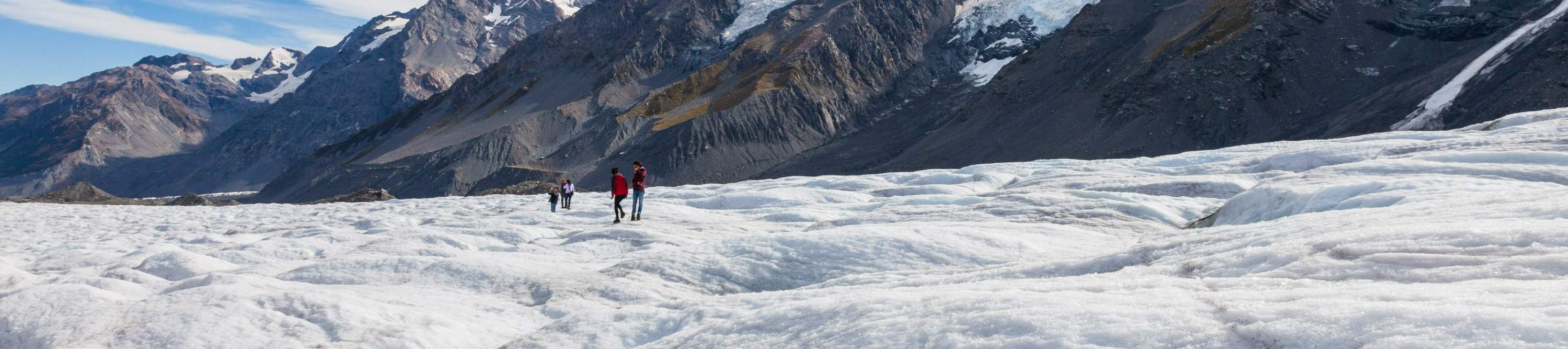 Formations de glace et crevasses sur le glacier Tasman