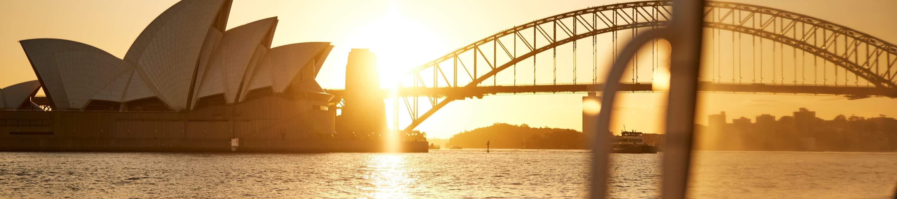 Ammira lo splendido tramonto su Farm Cove con viste mozzafiato sul porto